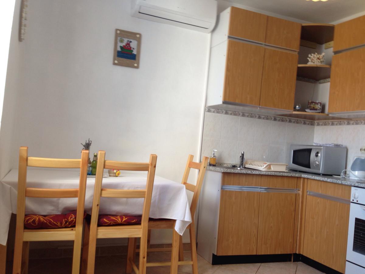 Apartments Dora And Tonka Krk Porat  Esterno foto